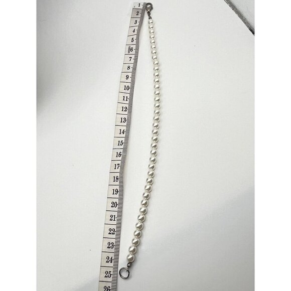 Simple Faux Pearl Bead Bracelet Classic Ivory‎ Cream Feminine Coquette Stackable - Picture 4 of 4